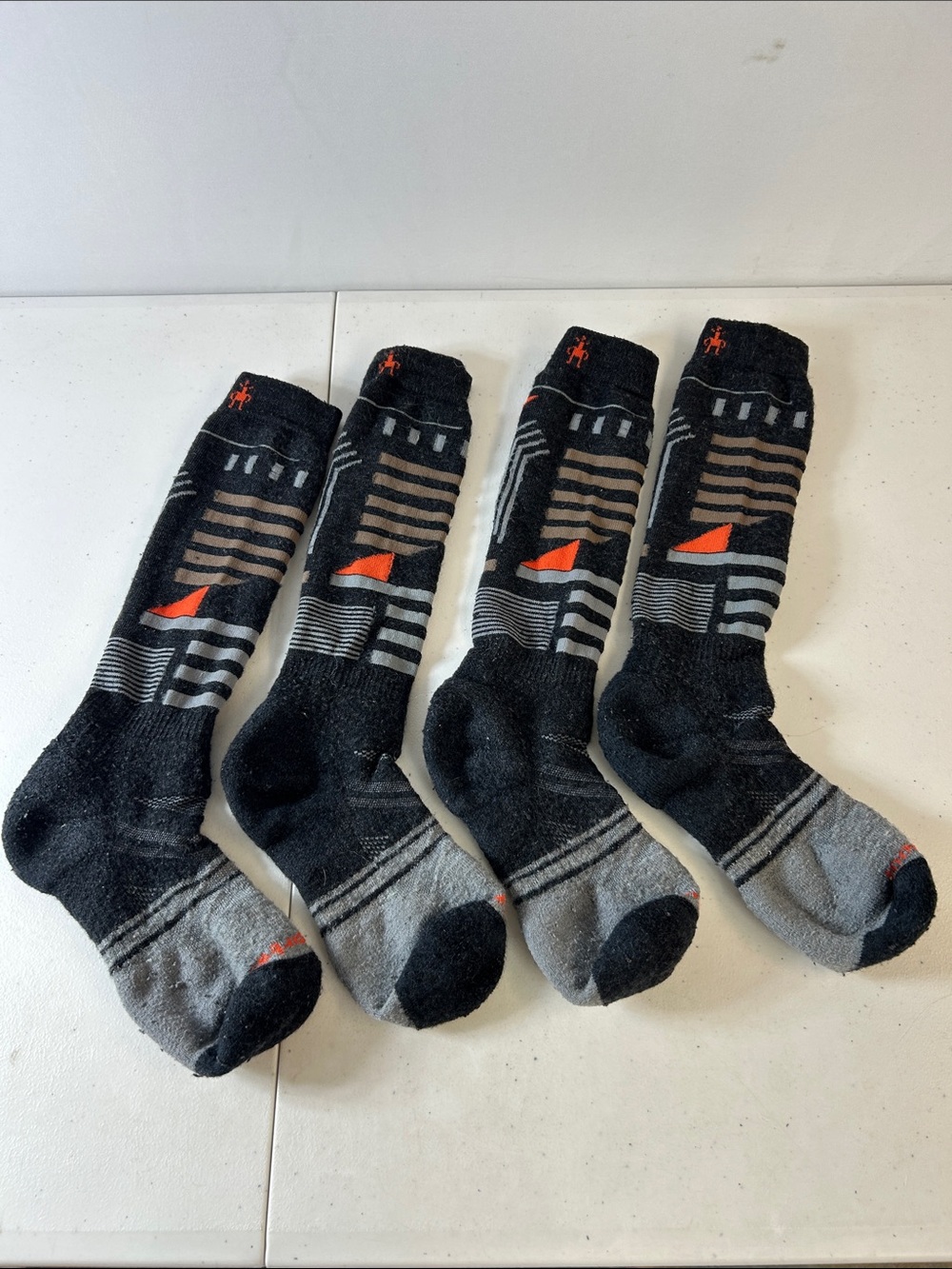 Smartwool Men's‎ Black Crew Athletic Socks Gray and Orange Accents 2 pairs